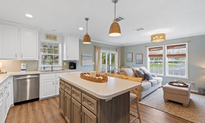 Port St. Joe Casa | Pet Friendly Beach House - Hakuna Matata