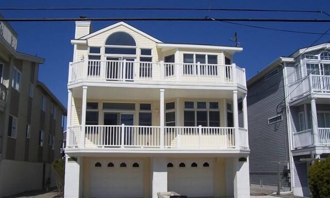 Gold Coast Condominio | ¡Se admiten mascotas frente a la playa por la mitad del precio!