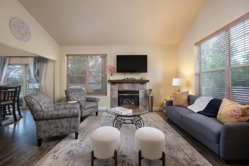 Southwest Bend Casa | Pet-Friendly - Bend Sanctuary for 6