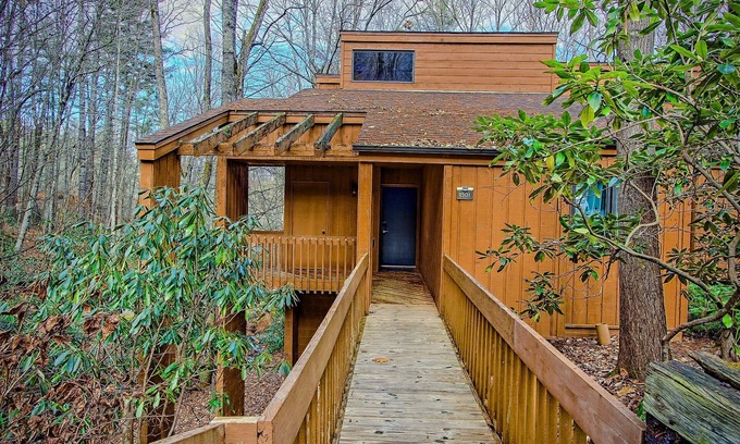 Cashiers Apartamento | Pet-Friendly Blue Ridge Stay w/ Resort Perks
