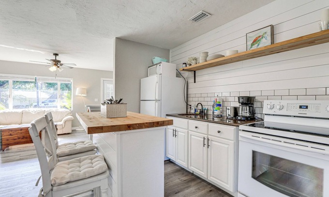 River District Casa | Pet-Friendly Bradenton Home: 3 Mi to Riverwalk!