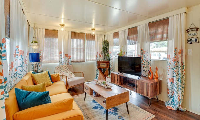 Brownwood Casa | Pet-Friendly Brownwood Home: Walk to Lake!