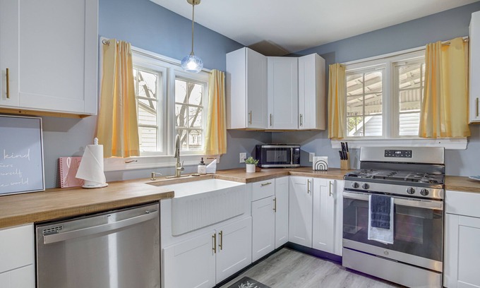 Cambridge Casa | Pet-Friendly Cambridge Home - Walk to River!