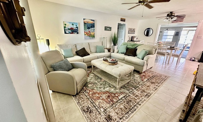 Sebring Casa | Pet-Friendly Canal Home in Sebring – Easy Access to Lake Jackson!