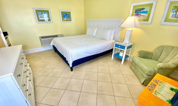 Atlantic Beach Hotel | Pet-friendly, Centrally Located, 3 Blocks to Beach! Unit 113