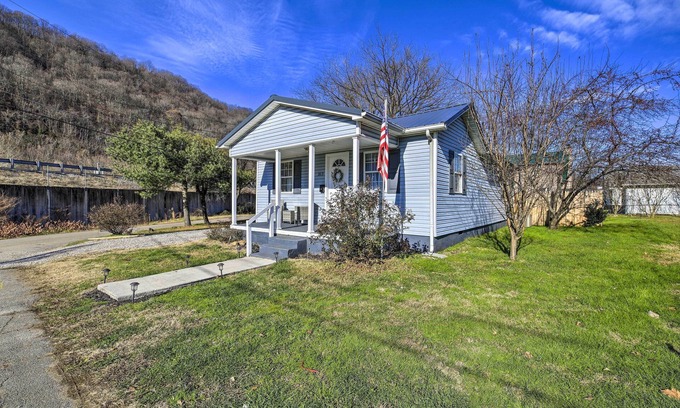 Tad Casa | Pet-Friendly Charleston Home w/ Fenced Yard!