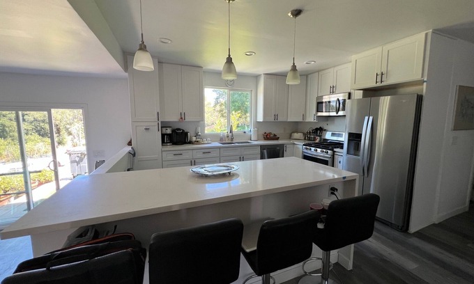 Felicita Casa | Pet friendly charming house in quite neighborhood in Escondido California