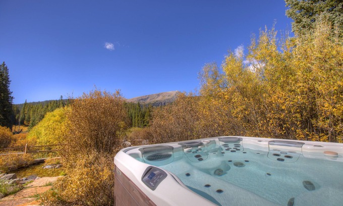 Valley of the Blue Casa | ¡Mascota amigable! Jacuzzi privado. Estanque. Soleado. Aislado. ¡Puntos de vista! Kuerig :)