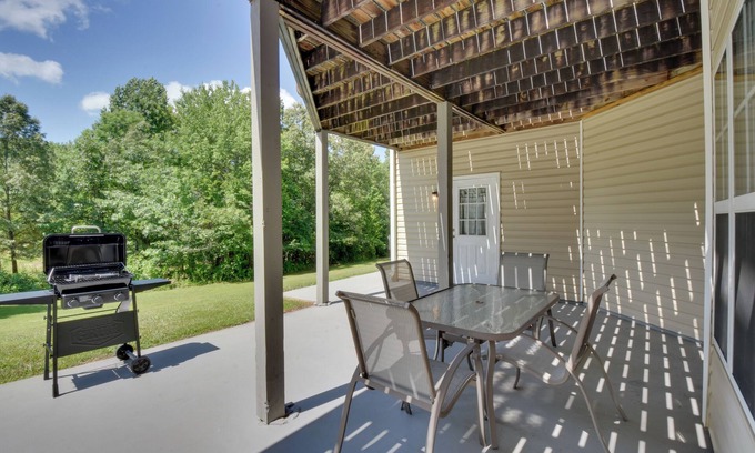 Helen Apartamento | Pet-Friendly Cleveland Apt: 7 Mi to Yonah Mountain