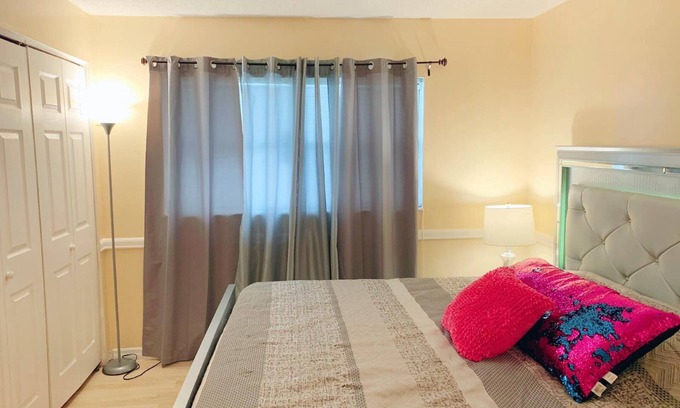 Malibu Groves Casa | PET FRIENDLY & CLOSE TO CAMPING/ DOWNTOWN ORLANDO