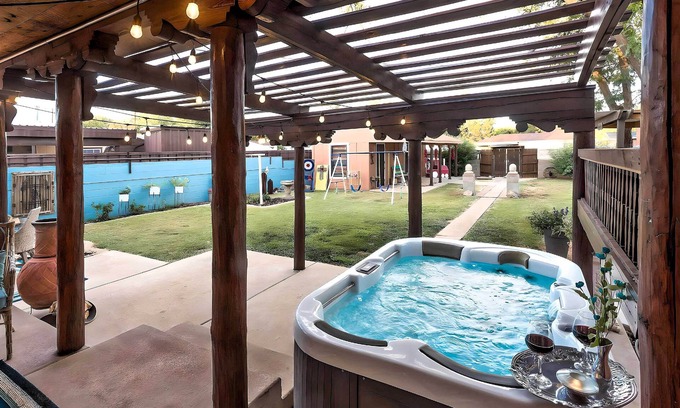 Clovis Casa | ¡NUEVO! Escondite familiar de Clovis con patio y pérgola