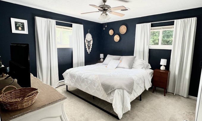 Northwest Casa | Pet friendly coastal farmhouse in Virginia Beach