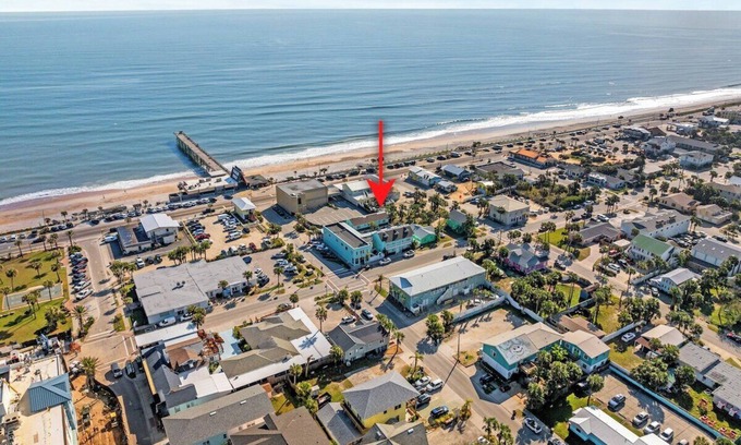Flagler Beach Apartamento | Pet-friendly condo in Flagler beach with pool, walking distance to beach!