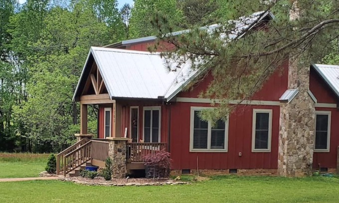 Ether Cabaña | Pet Friendly Country Cottage Near NC Zoo