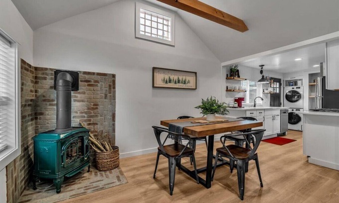 Coeur d'Alene Casa | Pet-Friendly Cozy Midtown Cabin Retreat