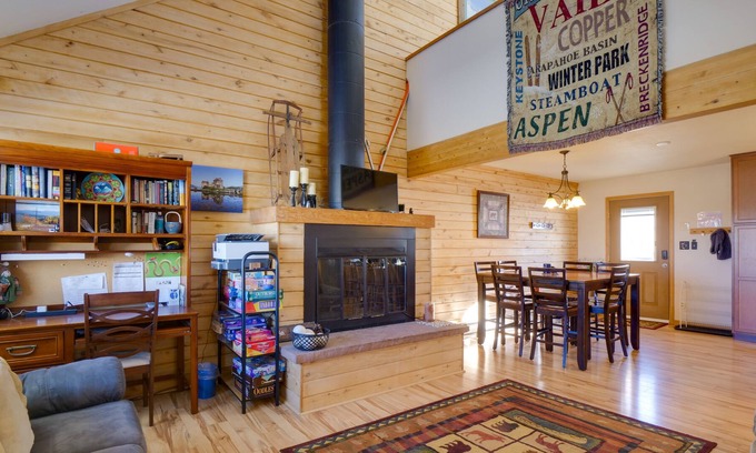 Summit Cove Casa | Pet Friendly Duplex with Lake and Mountain Views!