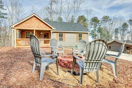 Ellijay Casa | Pet-Friendly Ellijay Cabin Resort Perks and Hot Tub