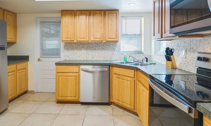 Englewood South Cabaña | Pet-friendly Englewood Home - 4 Mi to Beach!