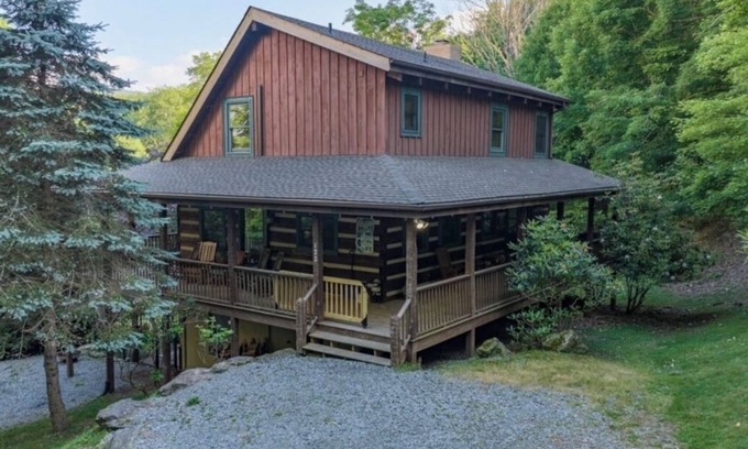 Seven Devils Cabina | Pet-Friendly, Family-Friendly cabin close to Sugar Mt, Banner Elk, Beech, Boone