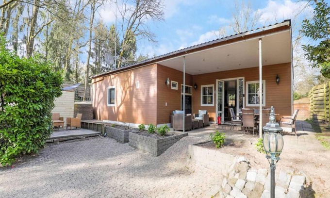 Langstraat Casa | Pet-friendly family home in a park