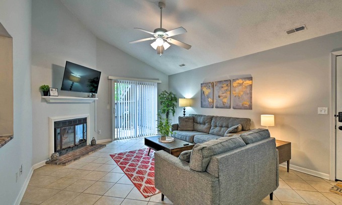 Fayetteville Casa | Pet-Friendly Fayetteville Escape w/ Grill!