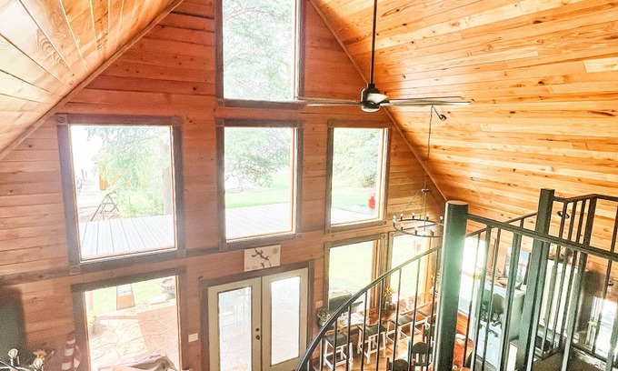 Deatsville Cabina | Pet Friendly+Fee