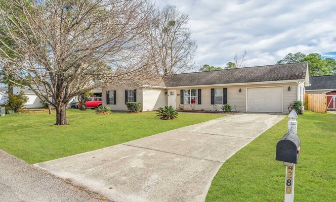 Myrtle Beach Casa | Pet Friendly Fenced Backyard Game Room Patio Firepit Trailer Motorcycle Parking