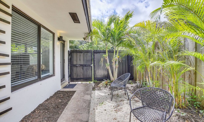 Central Oakland Park Apartamento | Pet-Friendly Florida Abode w/ Patio, Near Beaches!