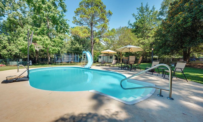 Fort Valley Cabaña | Pet-Friendly Fort Valley Home w/ Private Pool
