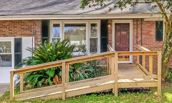 North Charleston Casa | Pet-Friendly Gem 5 Min to Airport, 30 Min to Beaches, & Fenced Backyard