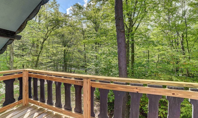 Michaywe Cabaña | Pet-friendly Gem: Hike, Fish & Golf in Gaylord