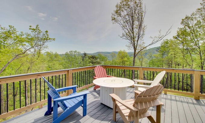Talking Rock Casa | Pet-Friendly Georgia Home w/ Mountain Views!