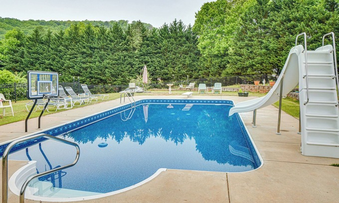 Cleveland Casa | Pet-Friendly Georgia Home w/ Pool Access!