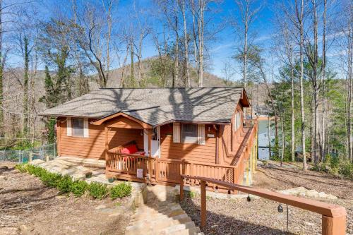 Hiawassee Casa | Pet-Friendly Hiawassee Cabin with Lake Views and Sauna