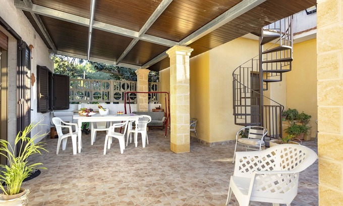 Marsala Casa | Casa de vacaciones "Nonna Tuzza" que admite mascotas, cerca del mar, con terraza y Wi-Fi