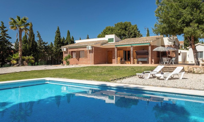 Hoya de los Patos Chalet De Esquí | Casa de vacaciones "Las Yucas" que admite mascotas, con vistas a la montaña y Wi-Fi