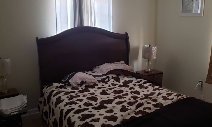 Chalmette Casa | Pet Friendly Home 1/2 mile away from park and 5.5 miles from the french quarter