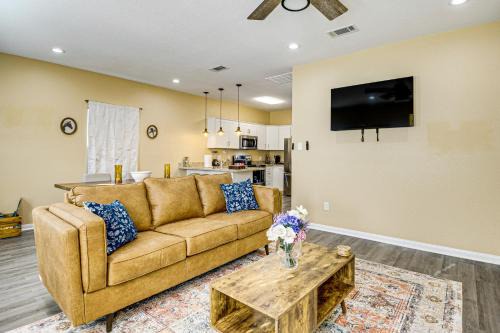 Montgomery Casa | Pet-Friendly Home 2 Miles to Lake Conroe!