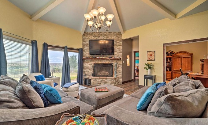 Ransom Canyon Casa | Pet-Friendly Home about 13 Mi to Dtwn Lubbock!