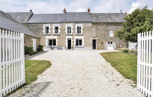 Anctoville Casa | Pet Friendly Home In Aurseulles