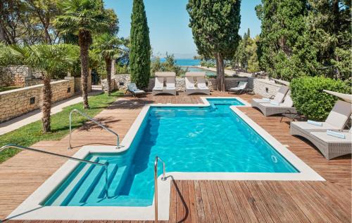 Supetar Apartamento | Pet Friendly Home In Supetar With House Sea View