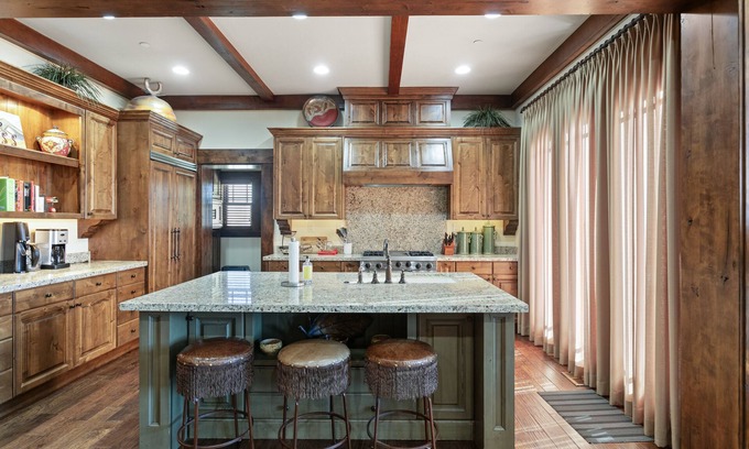 Tuhaye Casa | Pet friendly home in Tuhaye, luxury home office, private hot tub, fire table