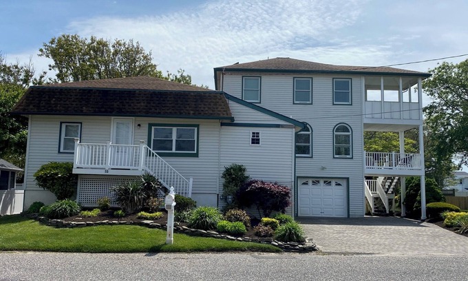 North Cape May Casa | Casa que admite mascotas a solo una cuadra de la bahía de Delaware