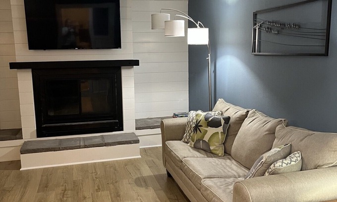 Boyne City Casa | Pet Friendly home - Sleeps 6