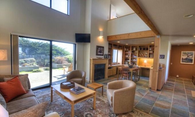 Sea Ranch Casa | Ubicado cerca del océano con fácil acceso a rutas de senderismo.
