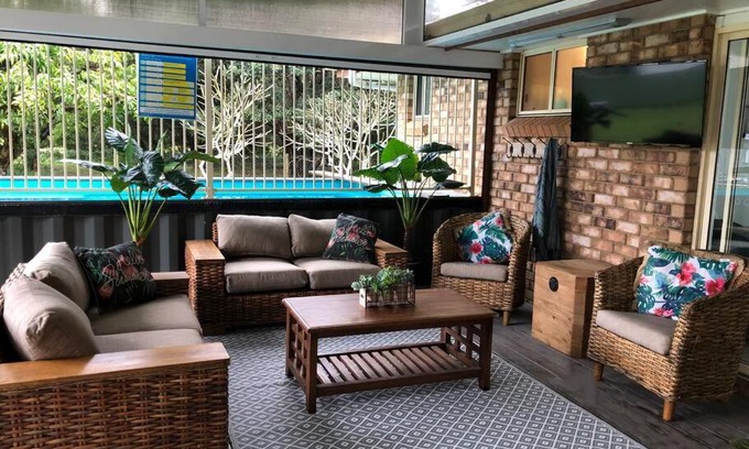 Iluka Casa | Pet friendly home with pool and boat parking.