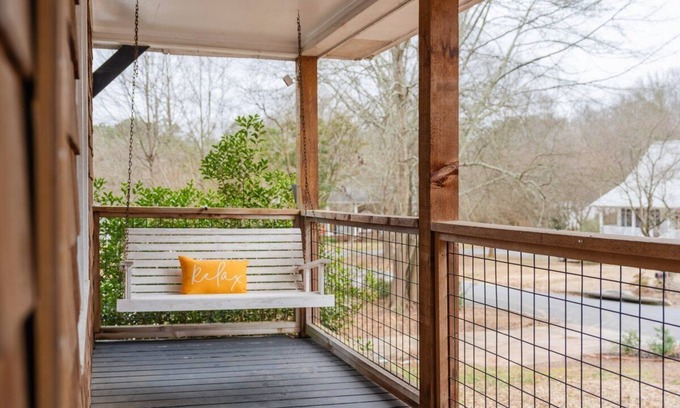 Kennesaw Casa | Pet friendly Home with swimming pool and hot tub , fenced backyard with patio