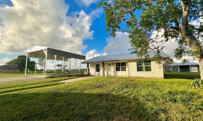 Long Mott Casa | Pet-Friendly Home with fenced yard and covered boat parking in Seadrift TX