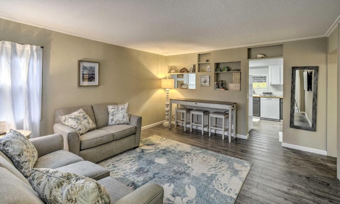 Aberdeen Casa | Pet-Friendly Hoquiam Cottage Near River Access!
