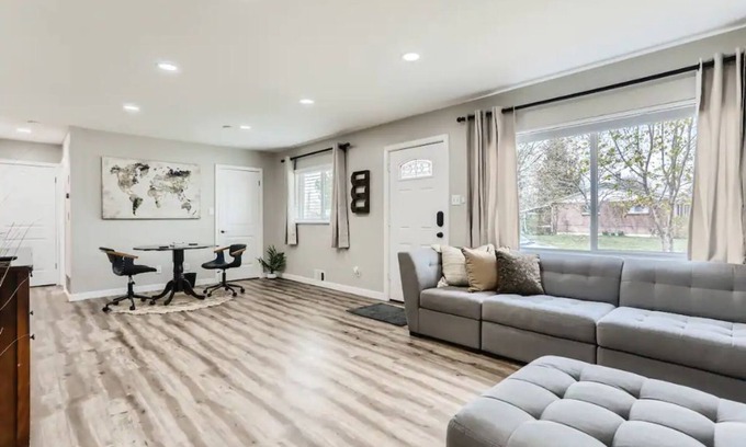 Alta Vista Area Casa | Pet friendly house near mountains, ski resorts with 4bds/3baths, office & patio